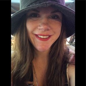 Meet your Posher, Amelia